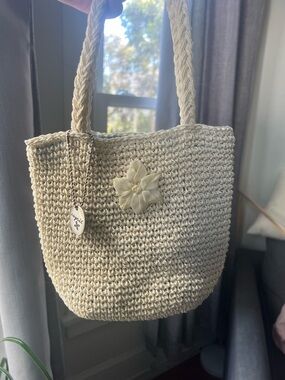 Vintage Esprit Cream Woven Mini Tote with Flower Accent